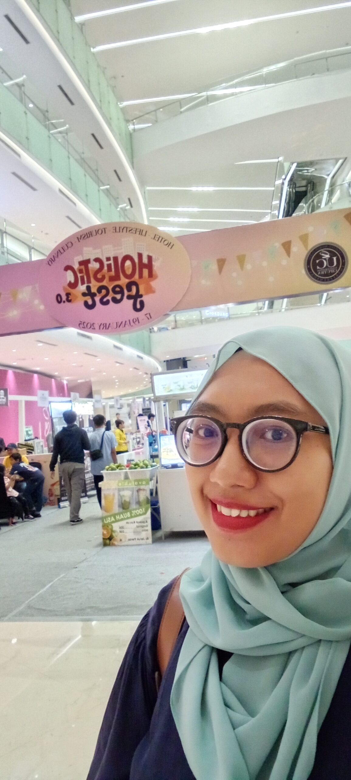 Holistic Fest, Cara Kampus di Surabaya Perkenalkan Industri Hotel dan Perjalanan