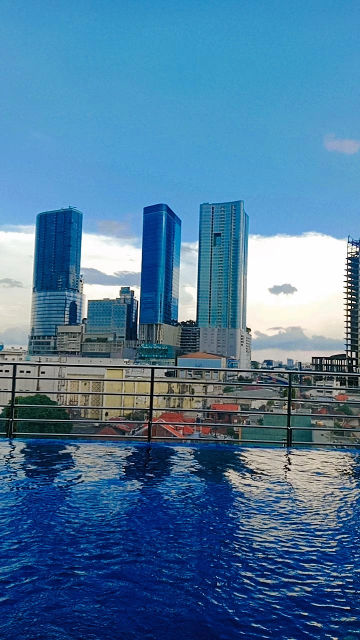 Liburan Bareng Anak di Surabaya Tapi Nggak ke Mana-Mana? Coba 7 Hotel Ini Buat Staycation Seru!